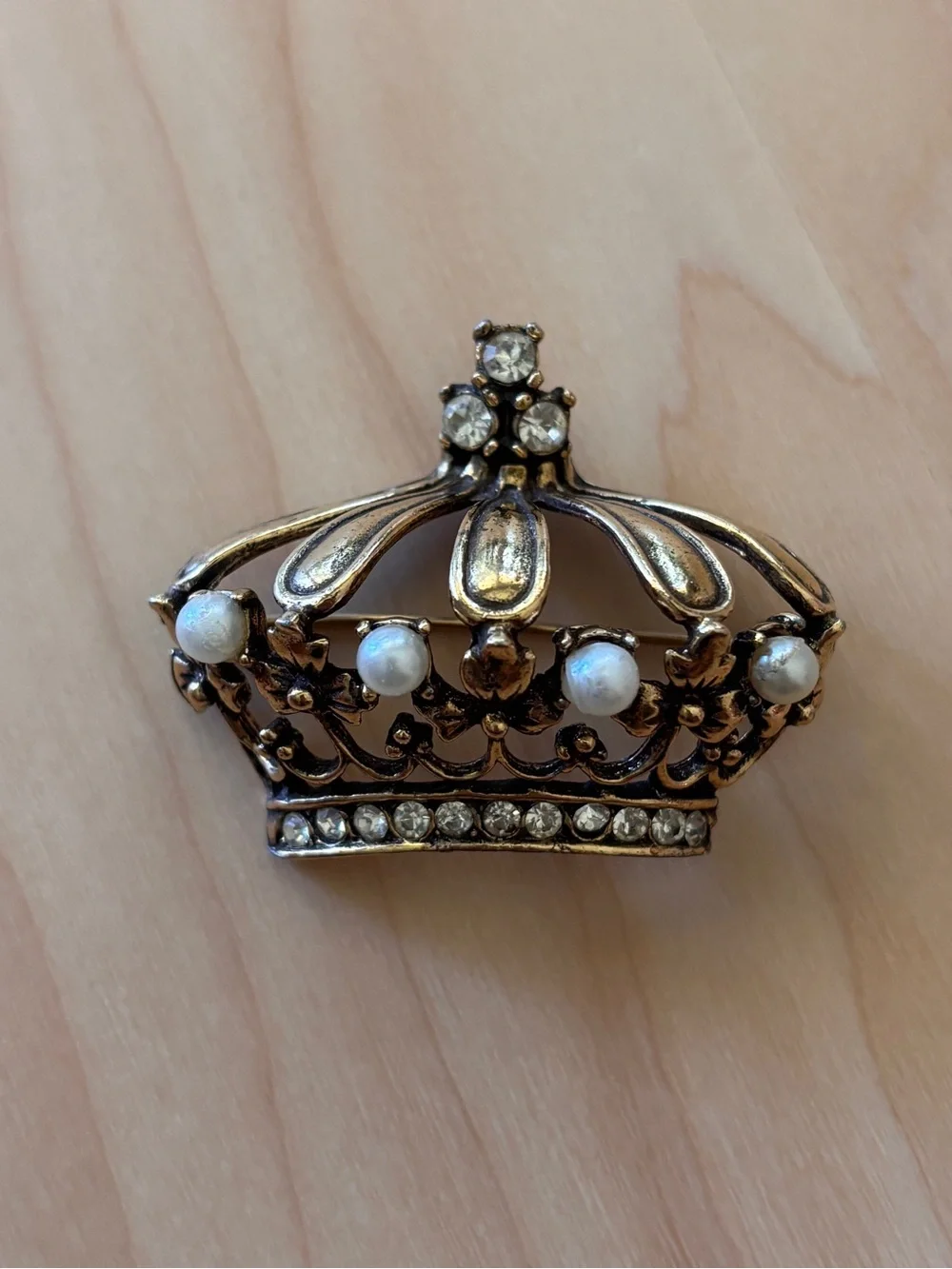 Jeanne Rare Vintage Rhinestone Crown Brooch